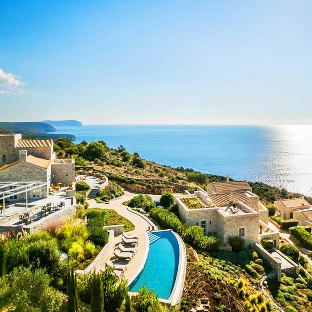 Custom Pool, Construction and Design